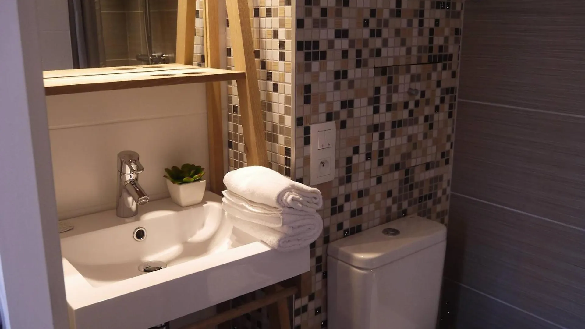 Апартаменты Appartement 2 Chambres Avec Mezzanine, Piste Skis Aux Pieds - Fr-1-355-77 Мерибель